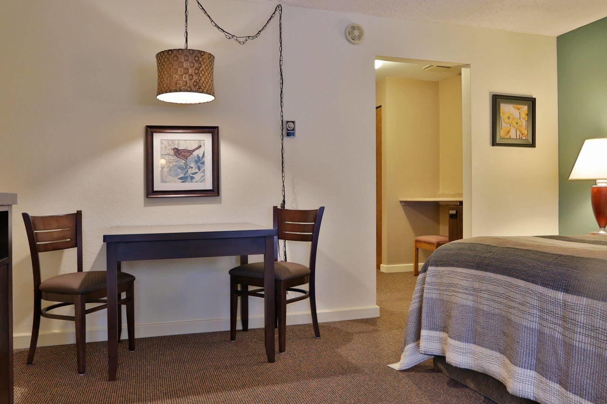 Harbor Inn Freeland Dış mekan fotoğraf