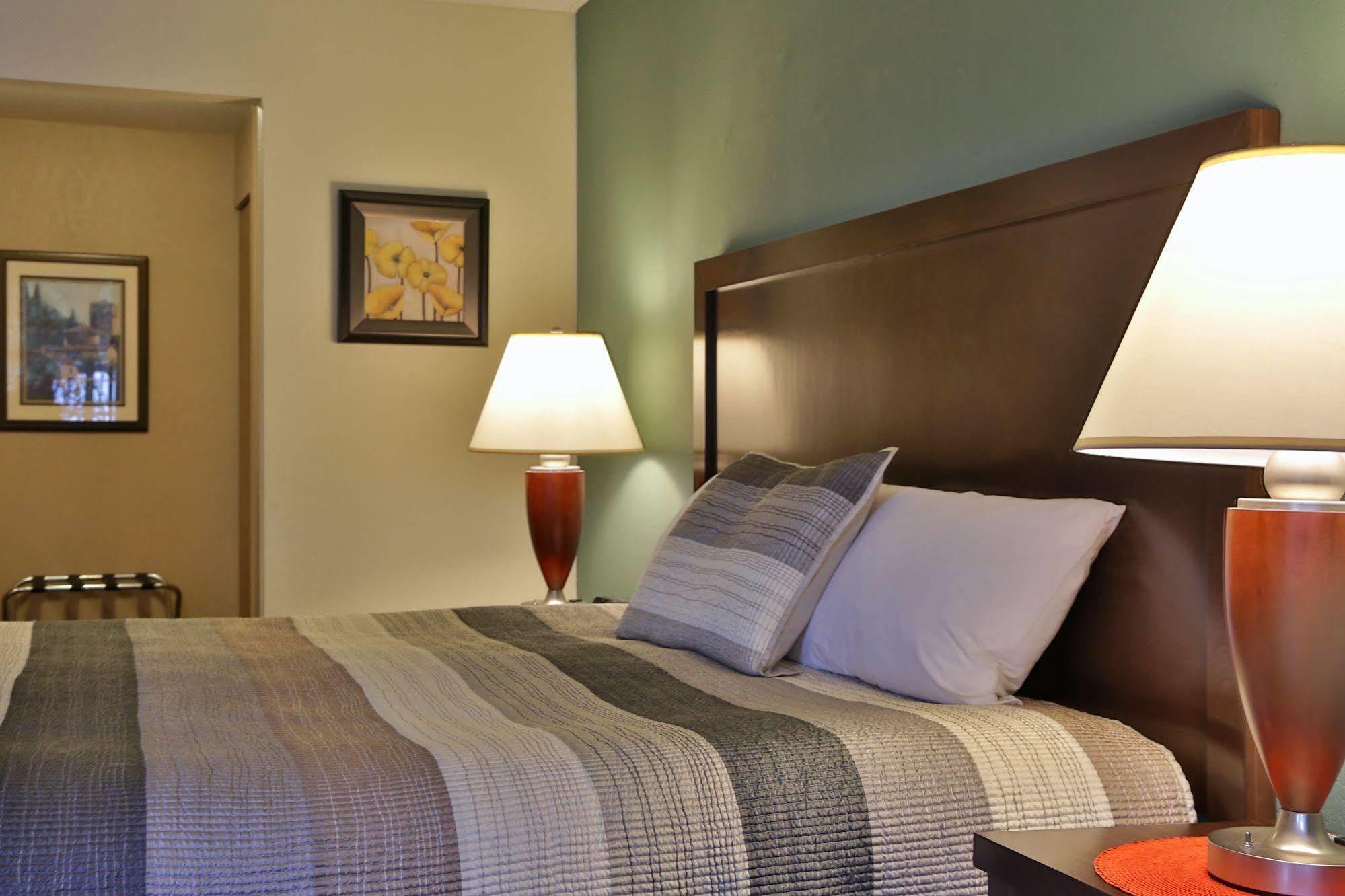 Harbor Inn Freeland Dış mekan fotoğraf